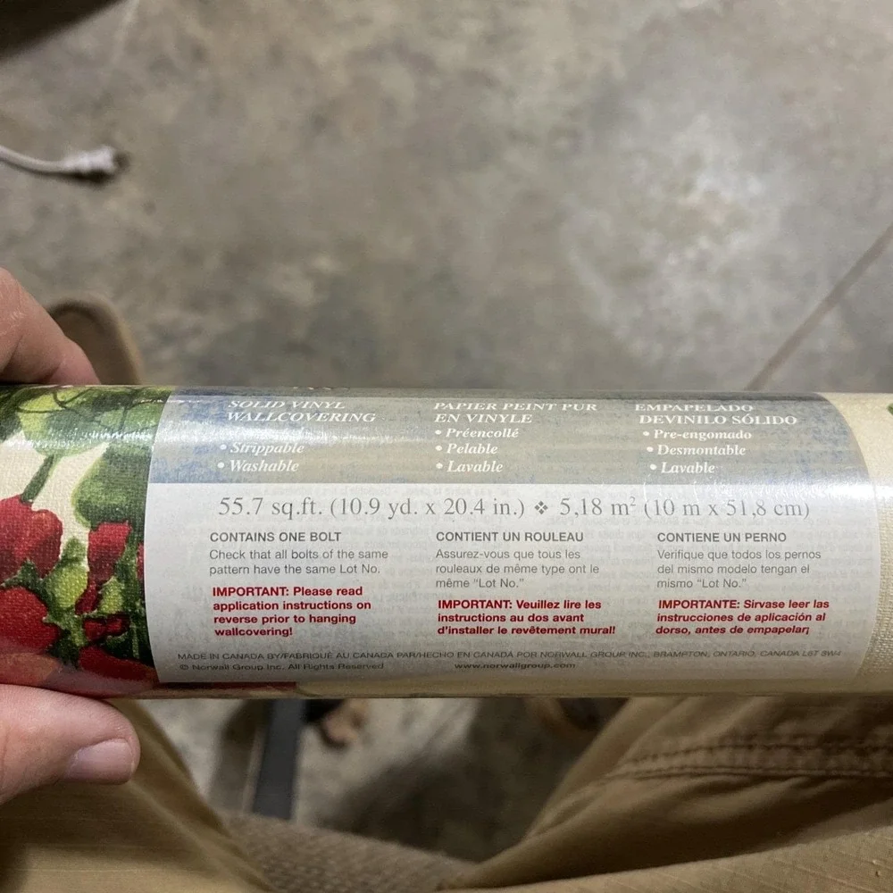 Norwall Vinyl Wallpaper Floral Red Hydrangea‎ 10.9 Yd x 20.4 in Vintage
